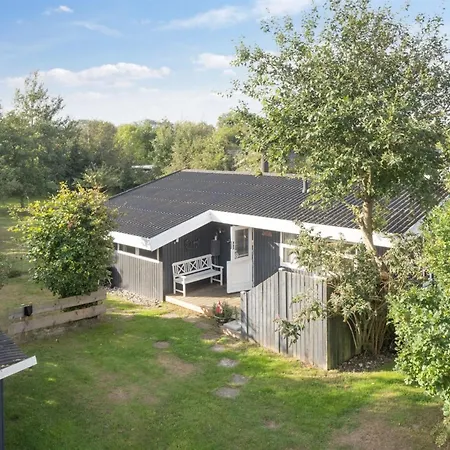 Casa de Férias Ilse - 300m From The Sea In Lolland- Falster And Mon By Interhome Gedser